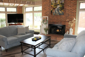 Sitting area in Parkwood Place lobby